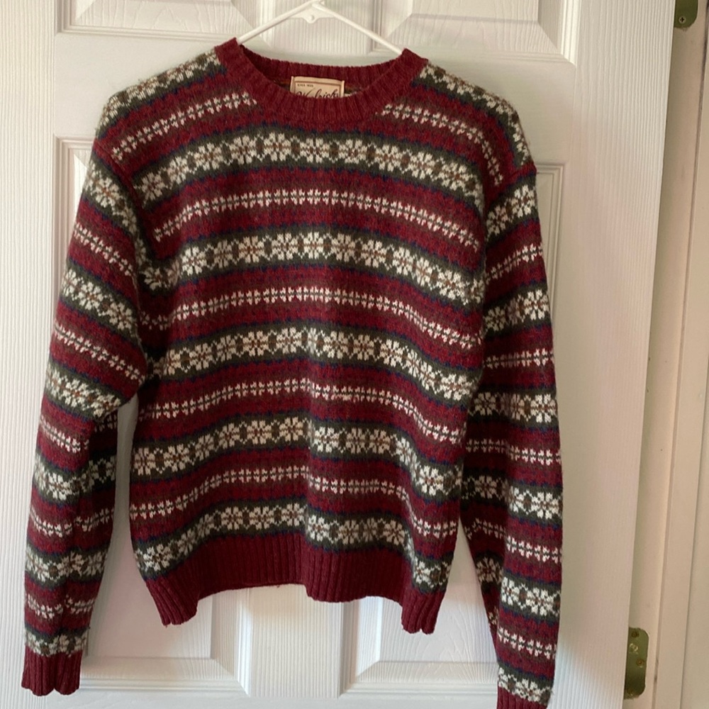 Lovely, vintage Woolrich pullover sweater.